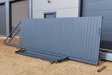 Freitragend Schiebetor B 400 x