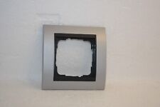 Gira EVENT 1-fach Rahmen in alu (Einsatz in anthrazit)