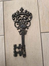 Riesiger schlüssel mit - schlüssel,