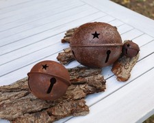 Kugel-Glocken / Hexenglöckchen, rostoptik aus Metall in Braun, Winter-Dekoration