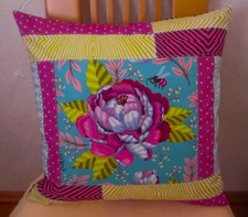 Kissenbezug mit RV ca.40x40cm  Stoffe von Tula Pink  Rose mittig