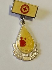 Seltene DDR-DRK Ehrenspange