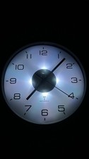  Funk- Wanduhr mit Beleuchtung