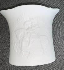 Kaiser Biskuit Porzellanvase König und Königin auf einem Pferd 