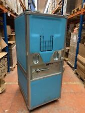 2 mobile Thermobehälter auf