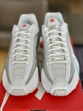 NEU Nike Shox R4 US10 Größe