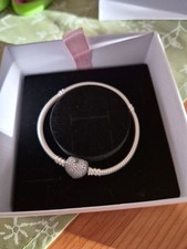 Ungetragenes Pandora Armband