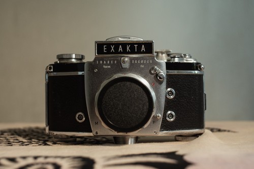 Near mint exakta - mint], iia