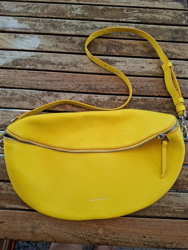 Bauchtasche gelb von - in,