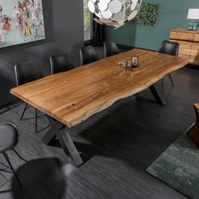 Massiver Baumstamm Esstisch