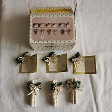 Weihnachten Baum Christbaum Tanne Behang Schmuck Noten Musik Bücher Rollen OVP