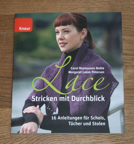 Lace stricken mit - lace.,