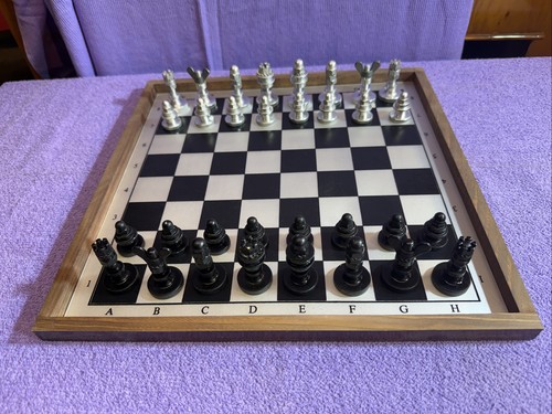 Moderne schachfiguren aus - moderne, alu