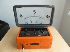 DDR  Messgerät ohne weiteres Zubehör,wurde geprüft Strom zeigt an.