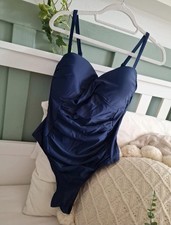 × Badeanzug × Gr. M-L |