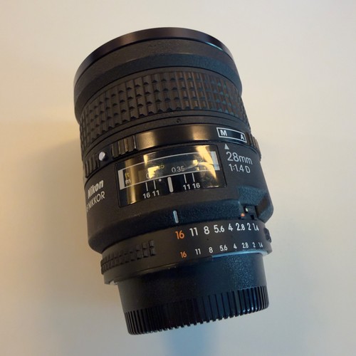 Nikon 28mm nikkor d - f1.4,