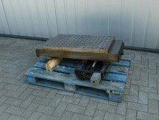 Kreuztisch mit Lochplatte | Maße Platte Oberteil: Länge 1040 x Breite 380mm