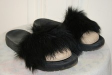 UGG Fluff Pantoletten schwarz mit Fell Gummi Badelatschen  guter Zustand  Gr. 38