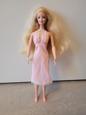 Mattel: 1966 Barbie Puppe mit langen Haaren und rosa Outfit