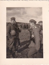 Foto - Soldaten u.a. mit Orden