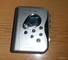 Walkman Panasonic RQ-CR18V Kassettengerät + Radio MC Volle Funktion (1)