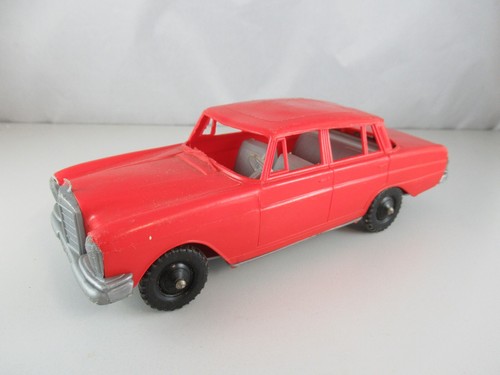 Großer kunststoff mercedes - np,
