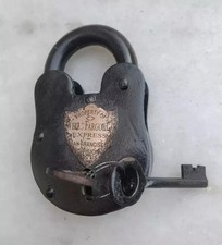 Antikes Vorhängeschloss 5