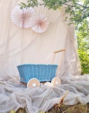 Spielzeugwagen aus Weide in