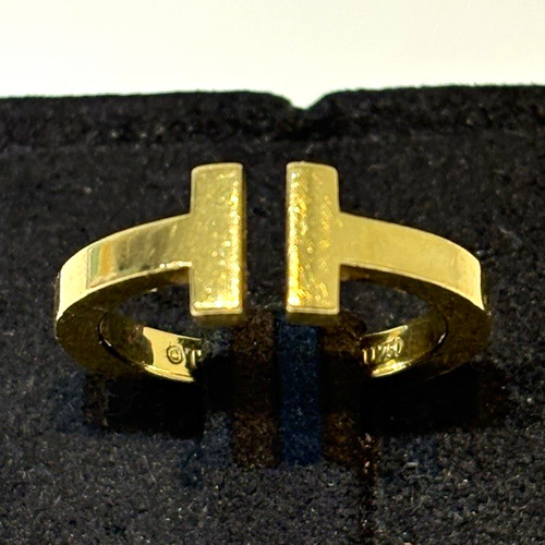 Tiffany square ring - &,