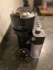 Nespresso Vertuo Lattissima Kapselmaschine schwarz
