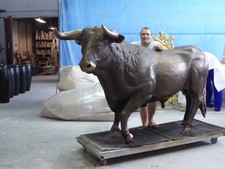 Spanischer Stier lebensgroß