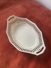 Ovaler Teller mit Durchbruchrand - weiß und Goldrand