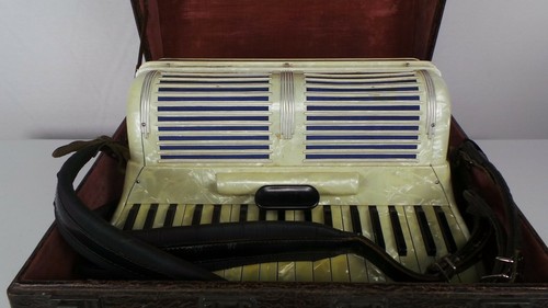 Vintage scandalli accordion - scandalli,