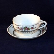 Hutschenreuther Maria Theresia Arabella Teetasse mit Untertasse neuwertig