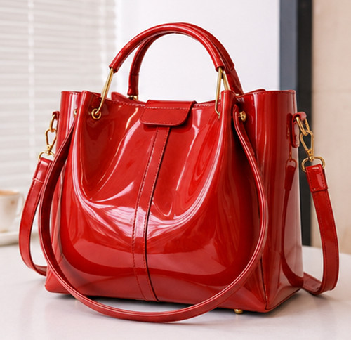 Handtasche aus rotem