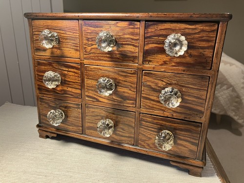 Antikes kleines pitch kiefer - kleines,
