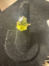 Peridot Edelstein im