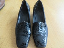 Damenhalbschuh, schwarz mit Schlangenoptik, Leder,  Größe 6, Weite H