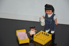 LEGO® DUPLO Education - Marie und Tochter mit Bett und Laufstall - Puppenhaus