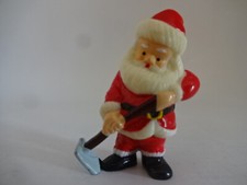 Weihnachten / Weihnachtsmann mit Harke & weißen Bart