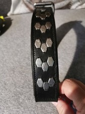 Breites Leder Halsband mit Nieten