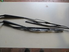 Volvo V70 II 2.4 (285) Scheibenwischerarm vorne rechts links 8624246 / 8624243