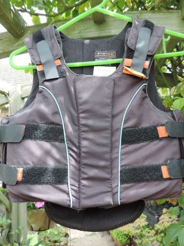 Junior outlyne body protector - junior,