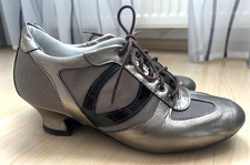 Tangolera, Damen Tango Trainer