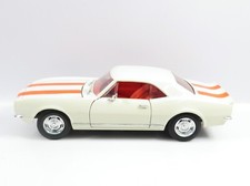 1:18 Road Signature 92188 Chevrolet Camaro Z8 #9408