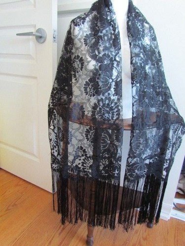 Black floral lace mantilla - black,