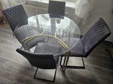 Essgruppe mit 4 Stühlen vom HülstaNOW, Sockel Glastisch Marmor