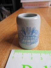 Kleiner Bierkrug 3,9cm hoch aus Keramik mit Bemalung Brauerzunft Deko Modellbau