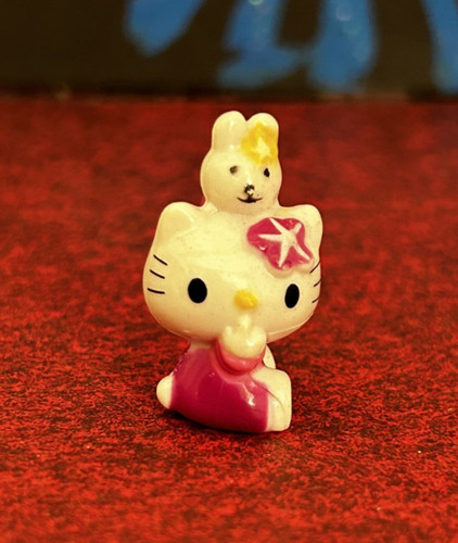 Hello kitty mit häschen - kitty,