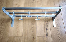 alte Chrom Garderobe